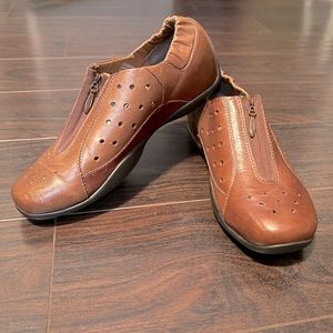 Dansko Camille brown leather loafer / shoes